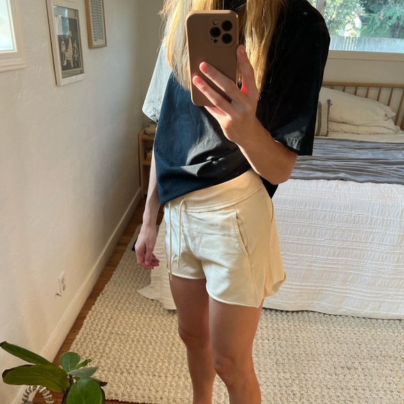 yellowish sweat shorts from joy-lab 🌟 - Picture 5 of 5